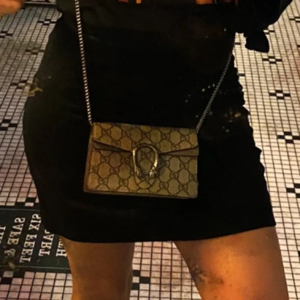 GUCCI Crossbody Bag - Picture 2 of 5